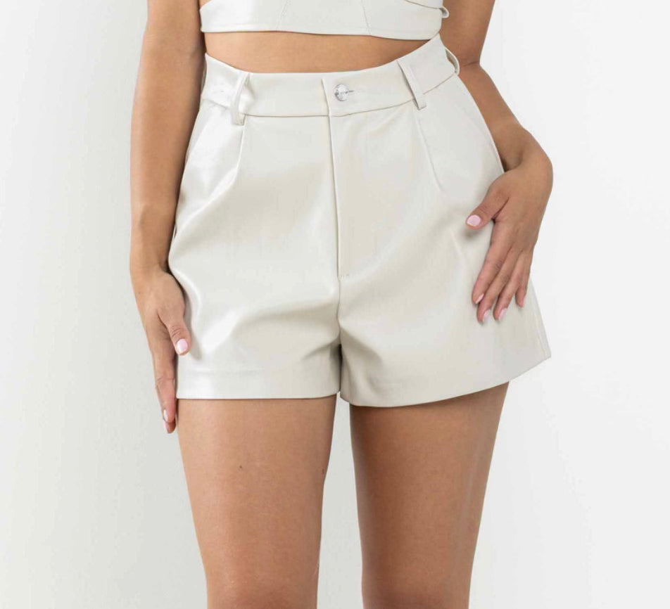 Monica Leather Shorts in Cream